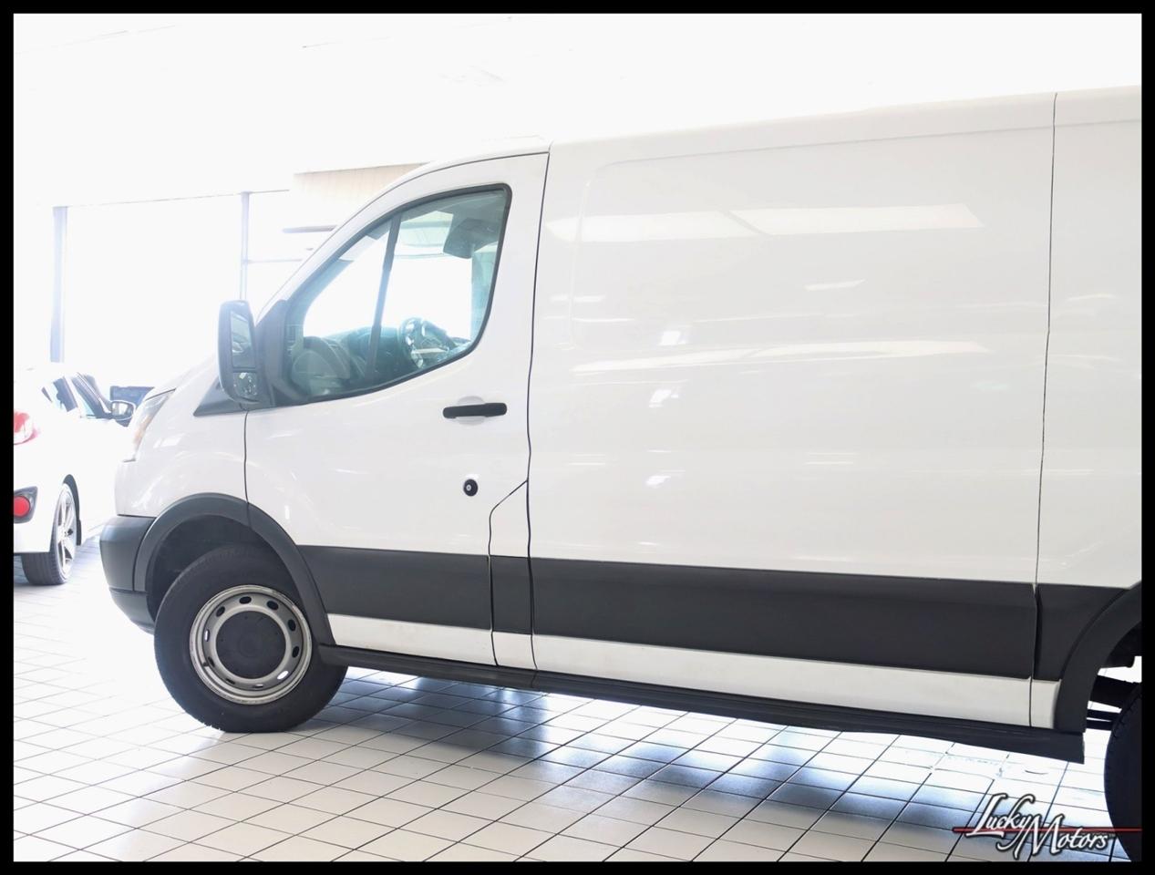 Ford Transit 250 Van Low Roof 60/40 Pass.130-in. WB 2017