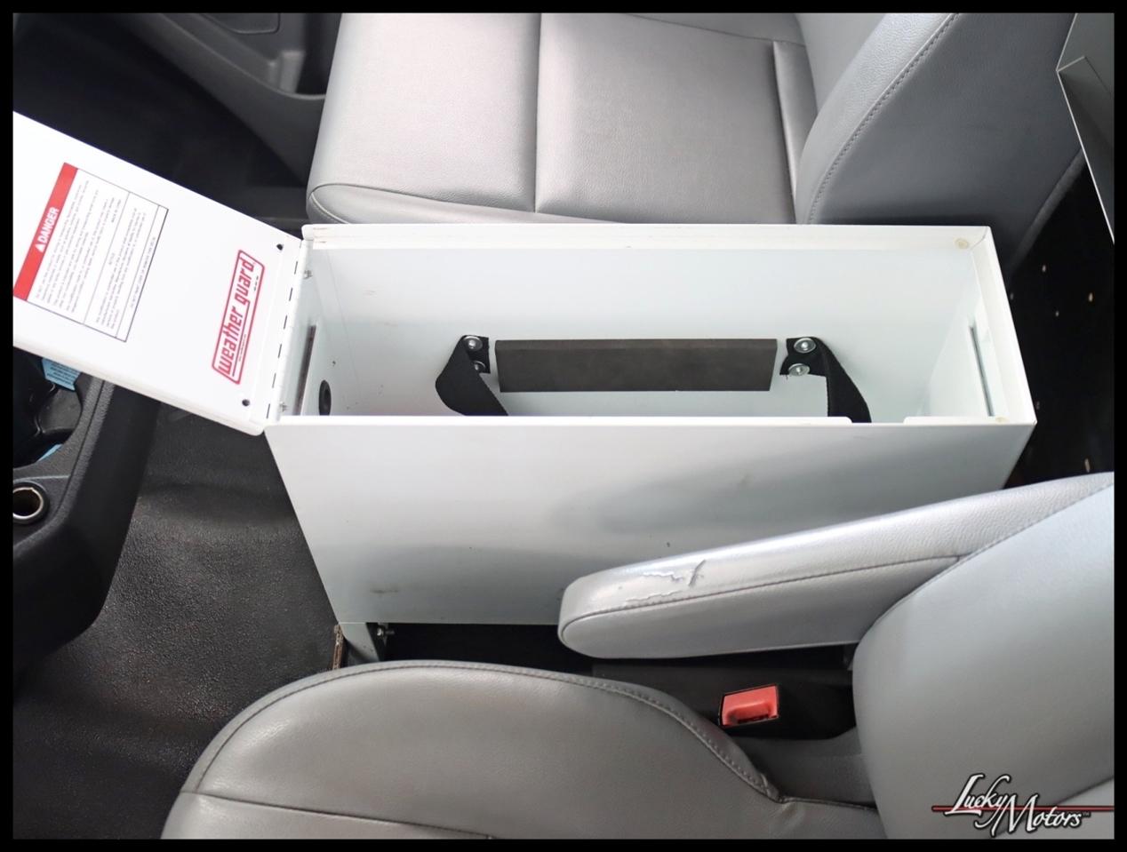 Ford Transit 250 Van Low Roof 60/40 Pass.130-in. WB 2017