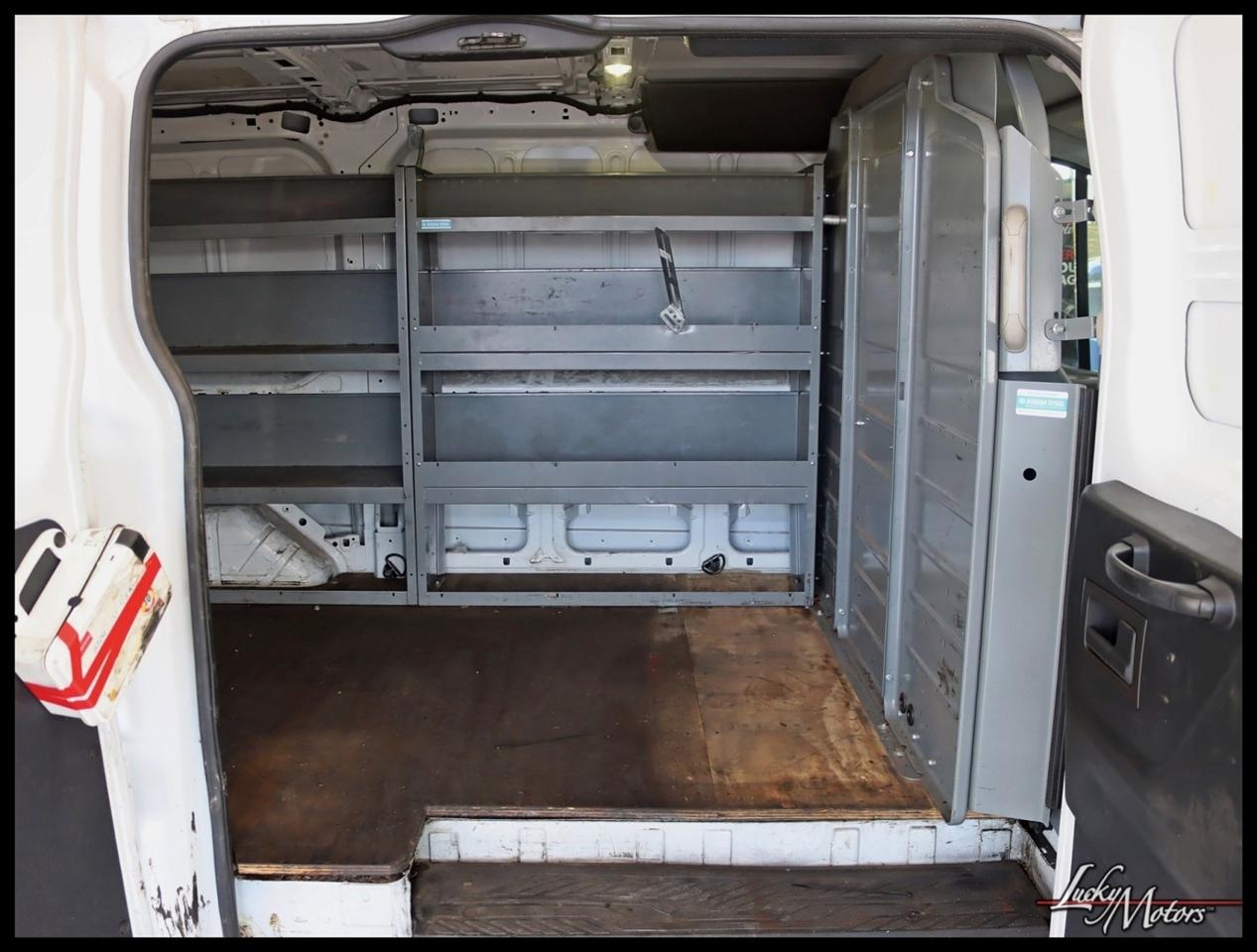 Ford Transit 250 Van Low Roof 60/40 Pass.130-in. WB 2017