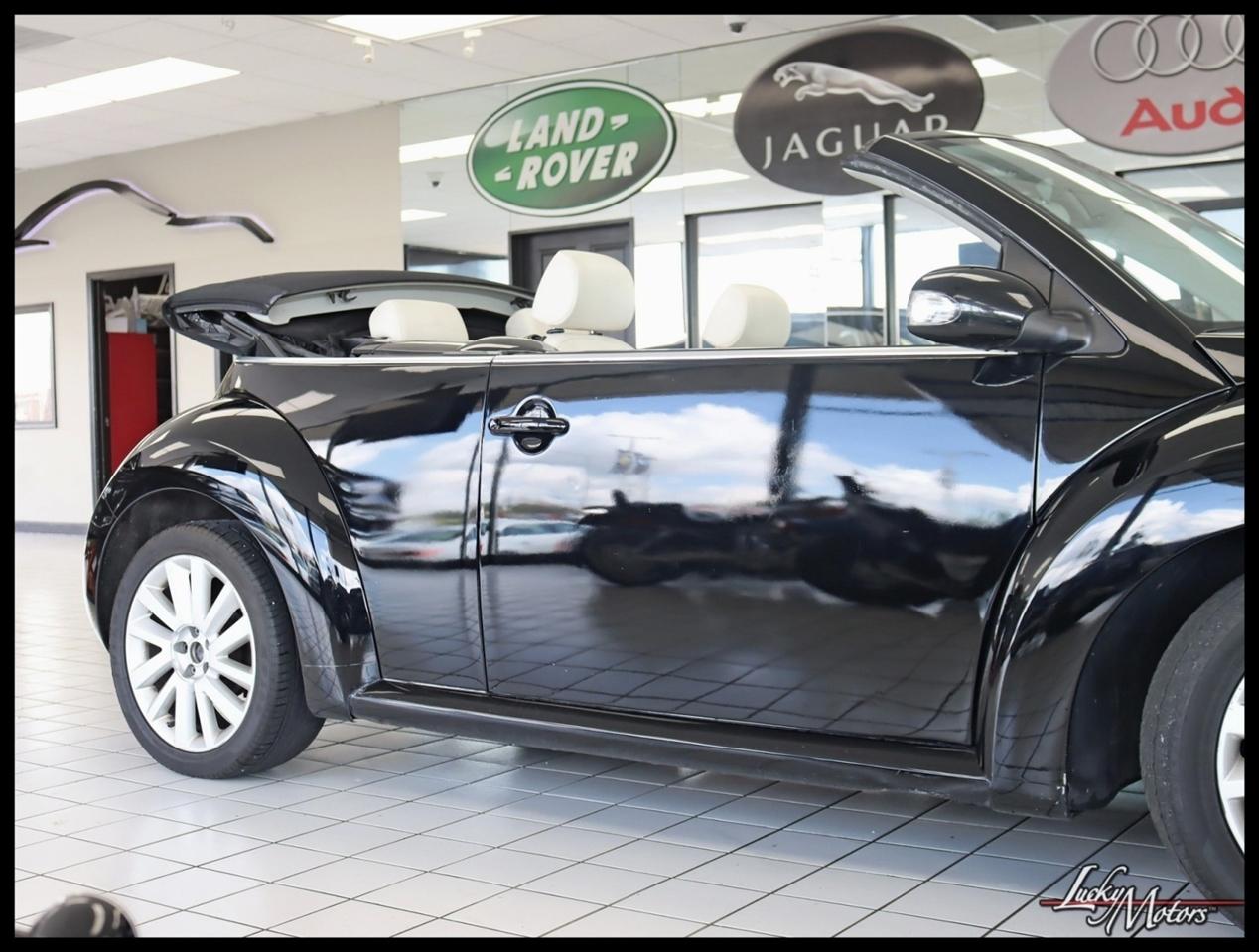 Volkswagen New Beetle 2.5L Convertible 2010