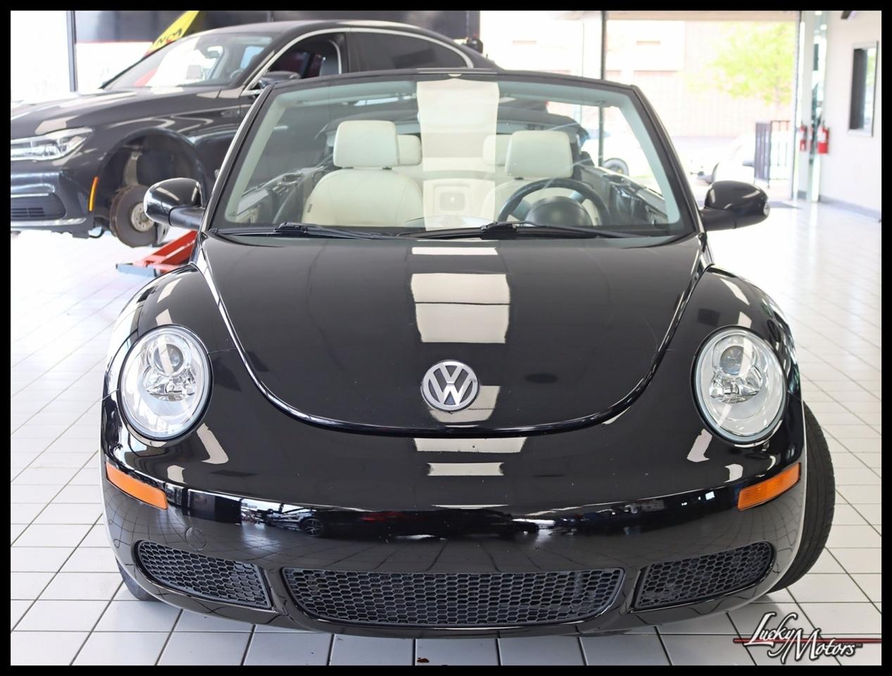 Volkswagen New Beetle 2.5L Convertible 2010
