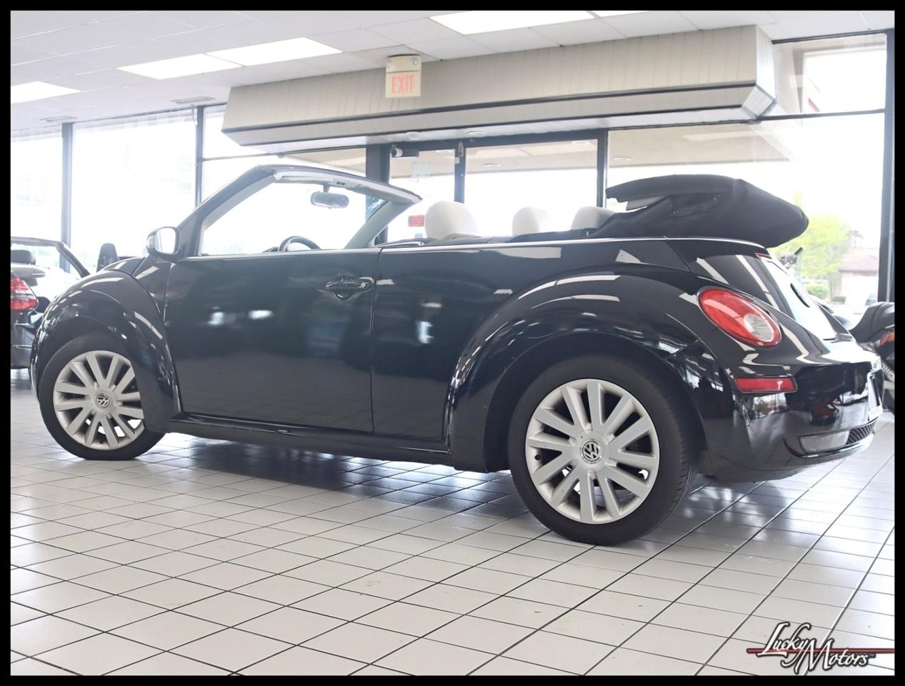 Volkswagen New Beetle 2.5L Convertible 2010