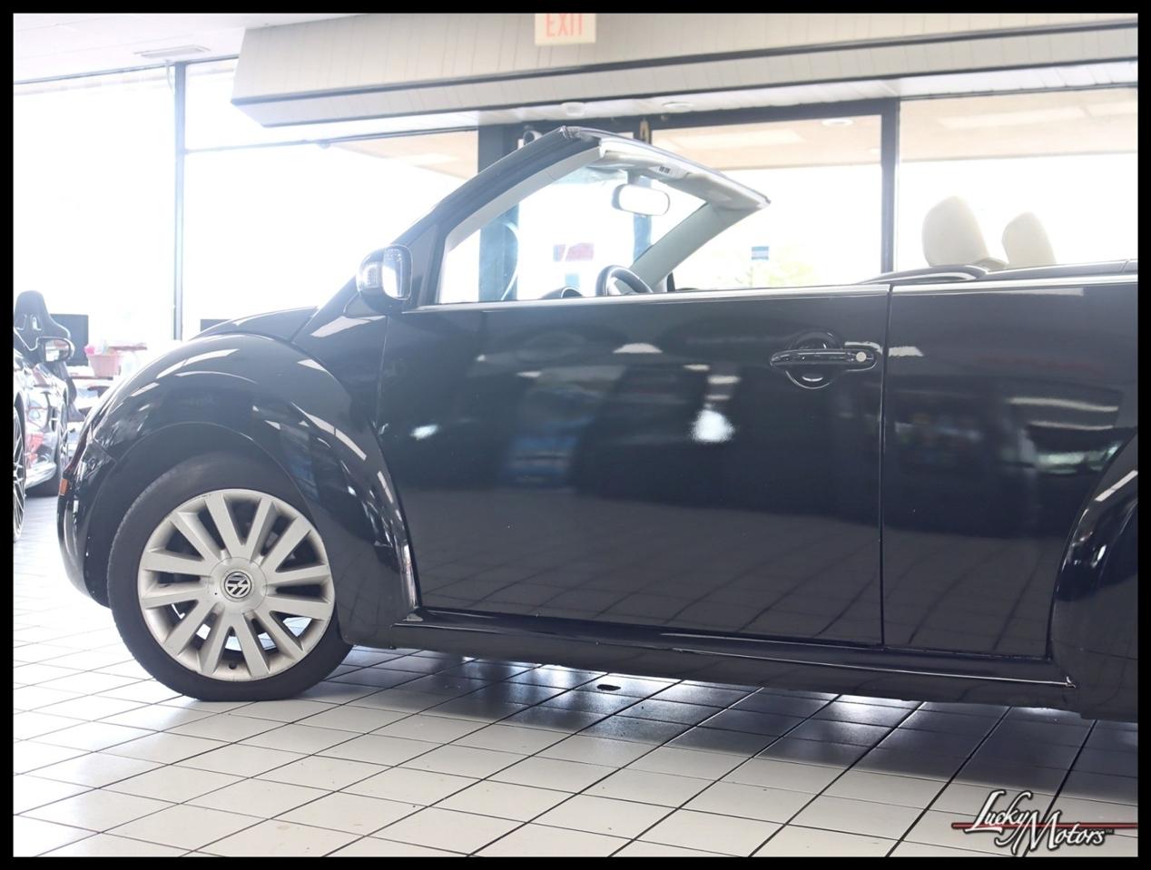 Volkswagen New Beetle 2.5L Convertible 2010