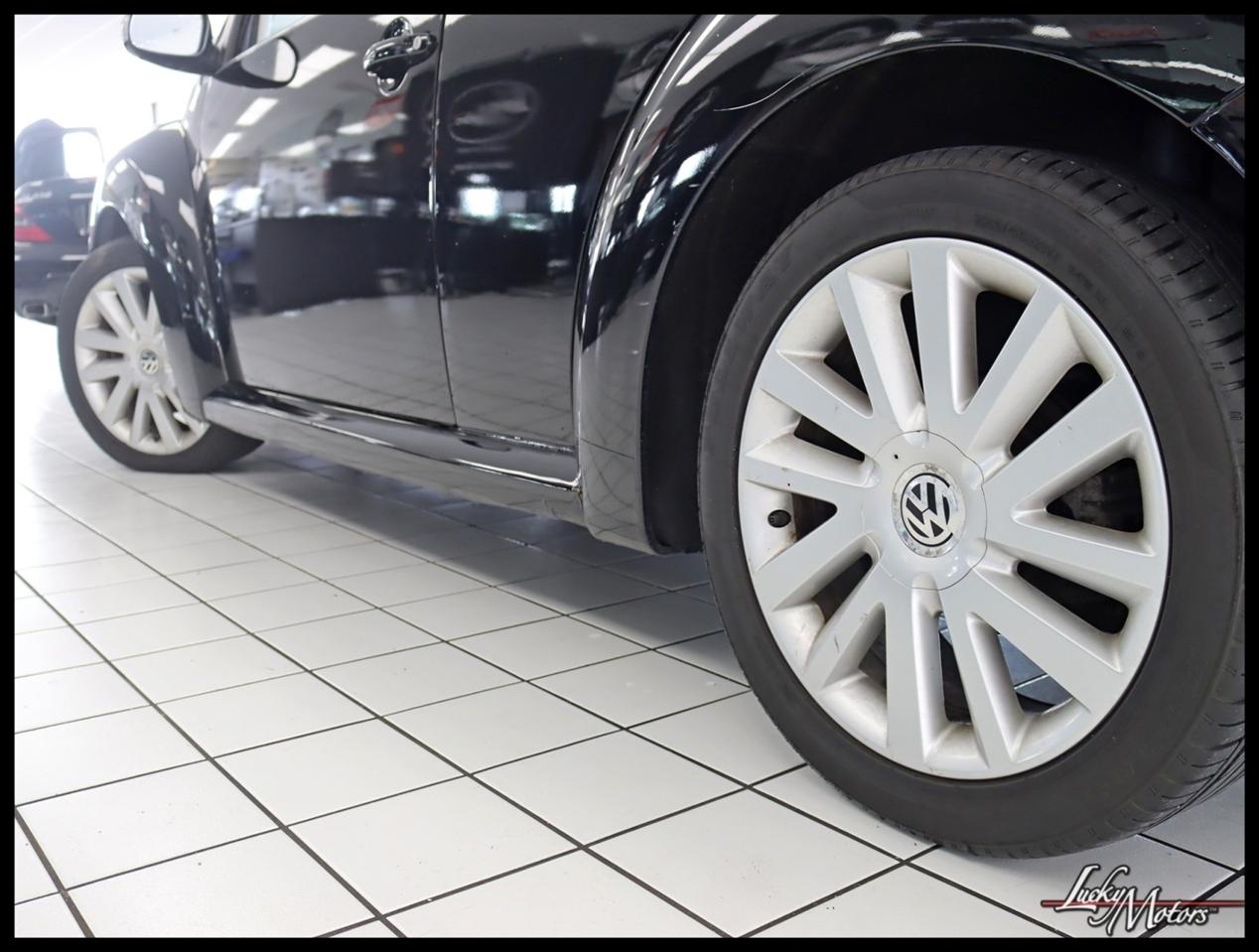 Volkswagen New Beetle 2.5L Convertible 2010