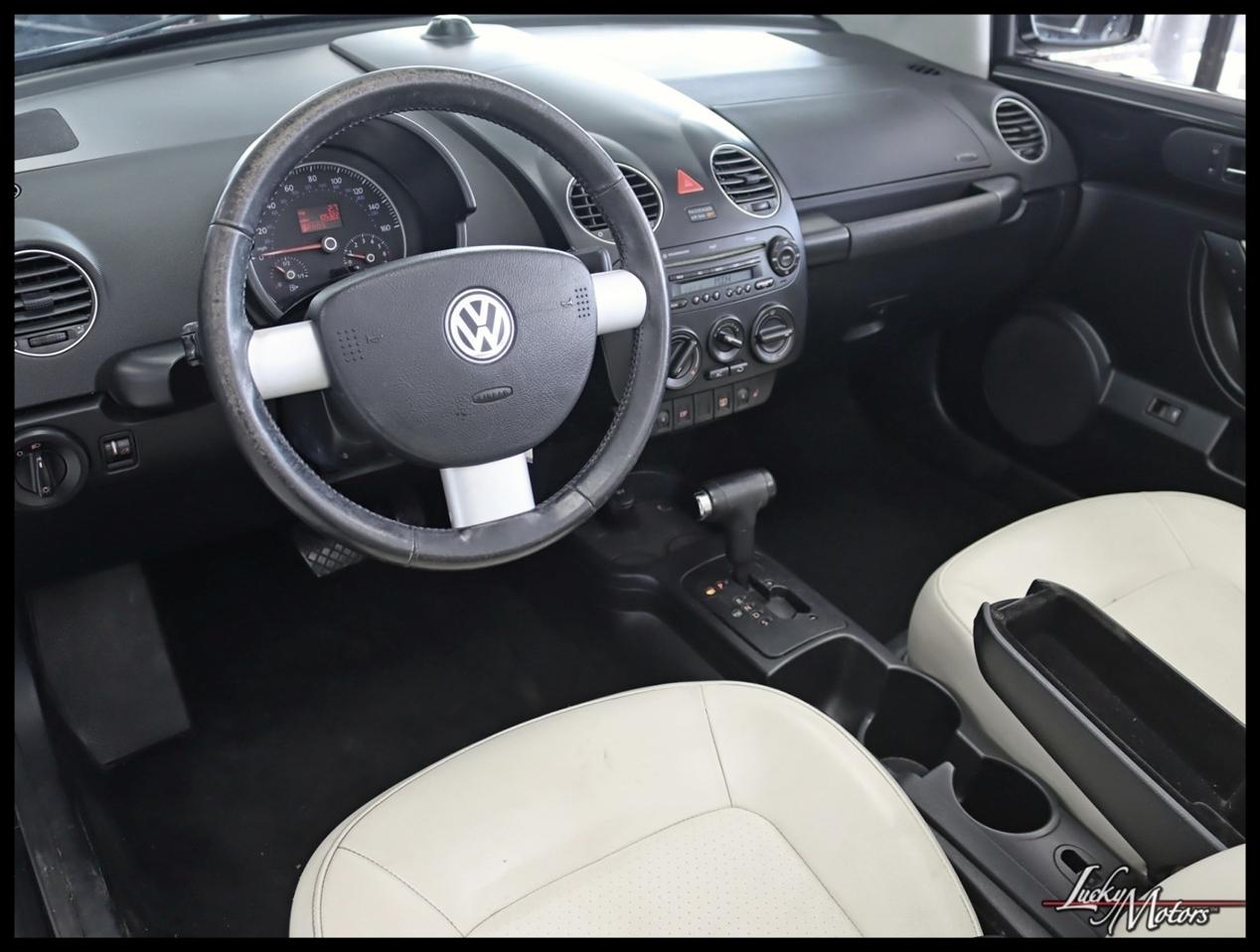 Volkswagen New Beetle 2.5L Convertible 2010