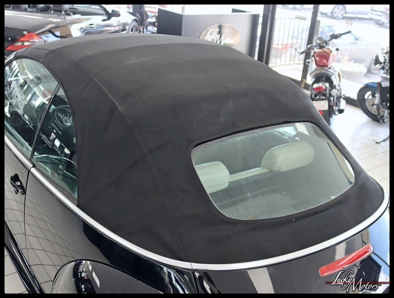Volkswagen New Beetle 2.5L Convertible 2010