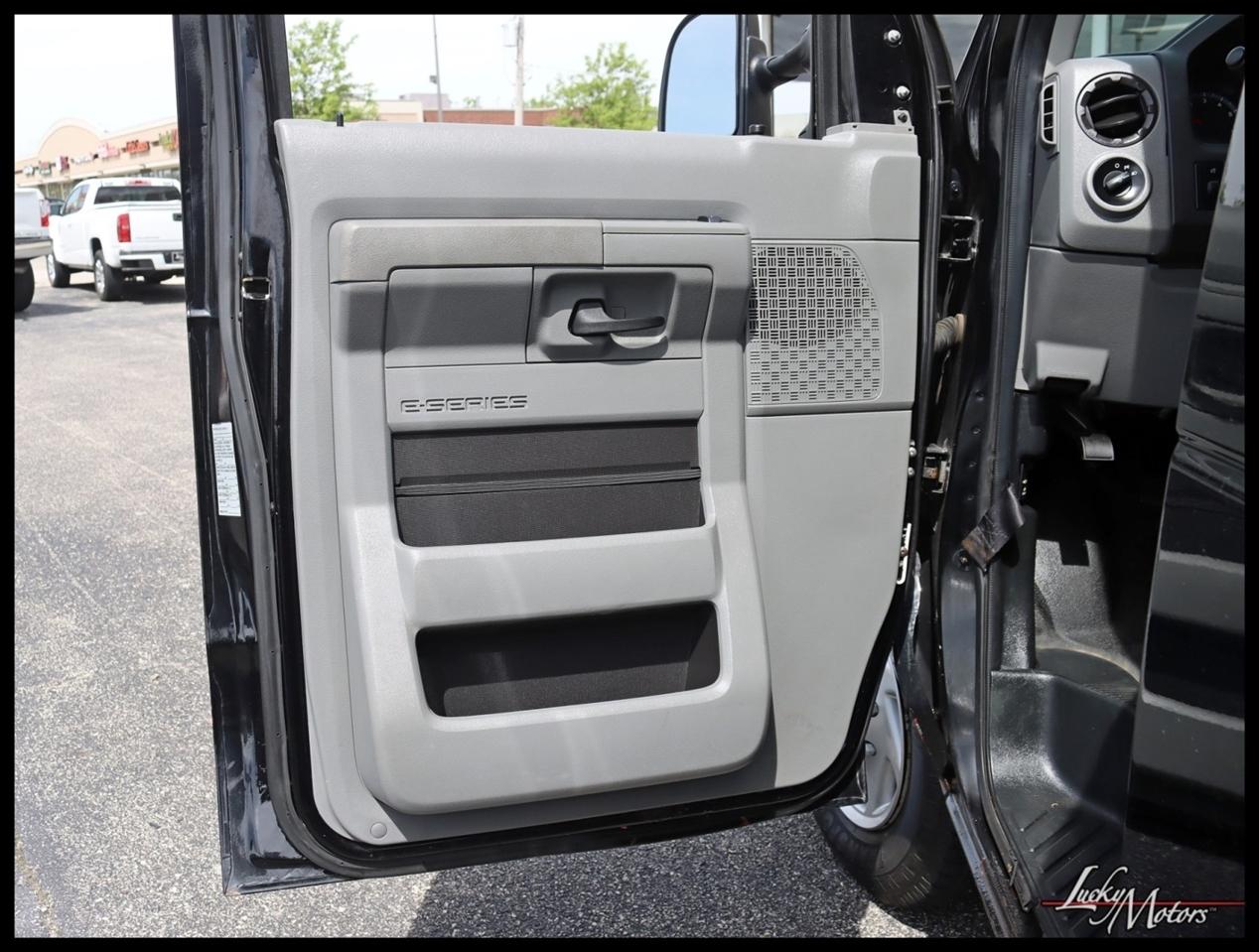 Ford Econoline E-150 2014