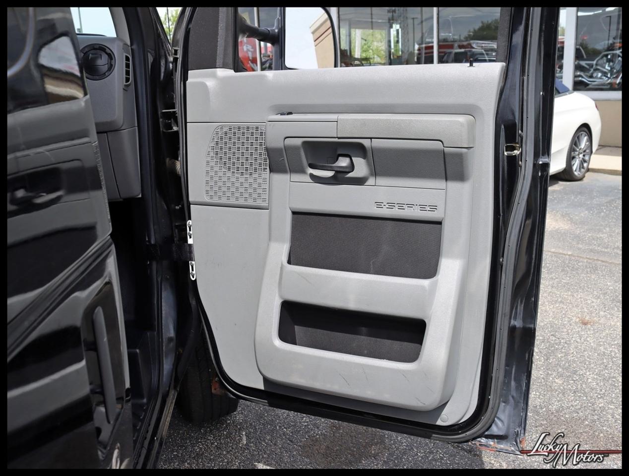 Ford Econoline E-150 2014