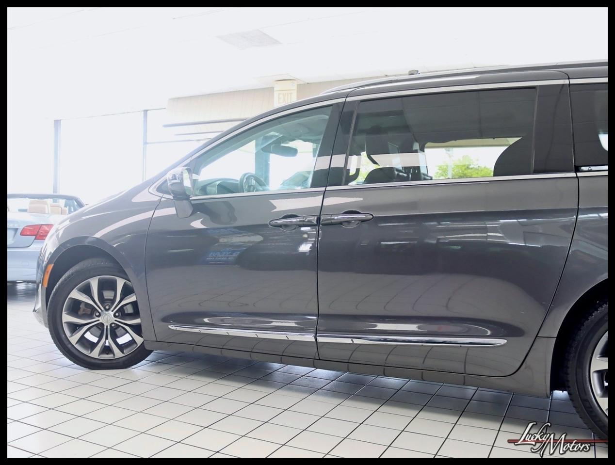 Chrysler Pacifica Limited 2017
