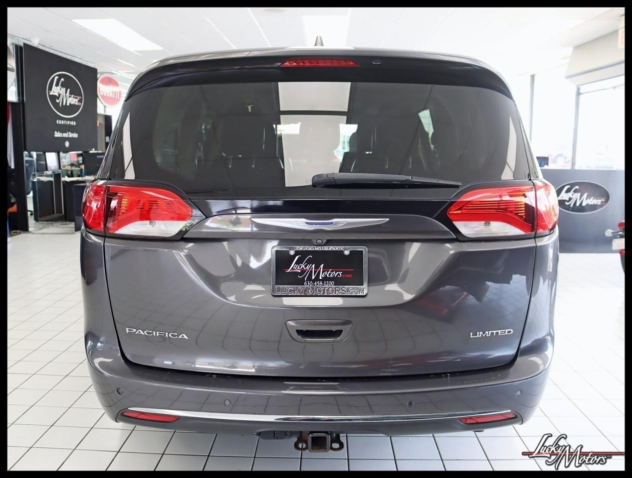 Chrysler Pacifica Limited 2017