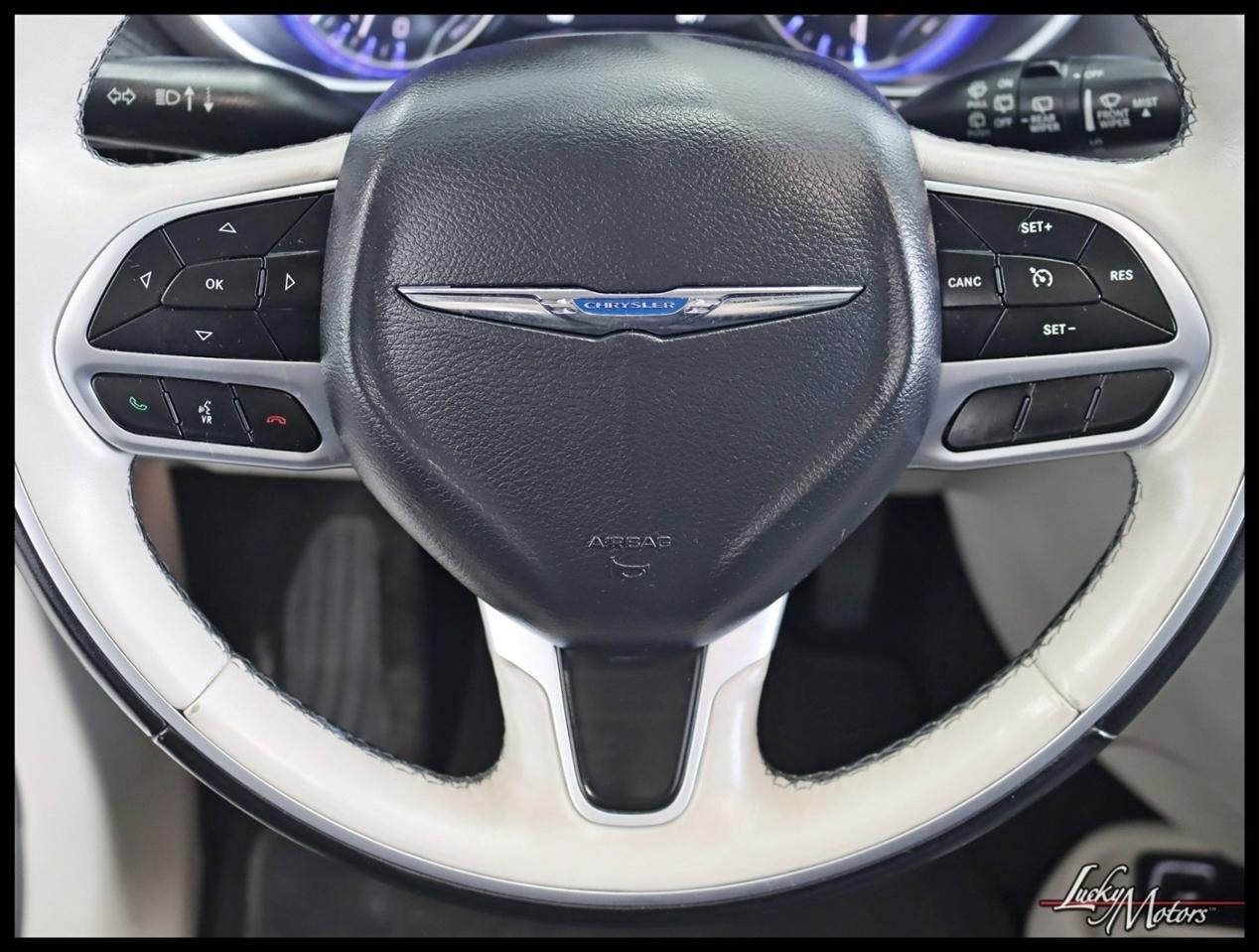 Chrysler Pacifica Limited 2017