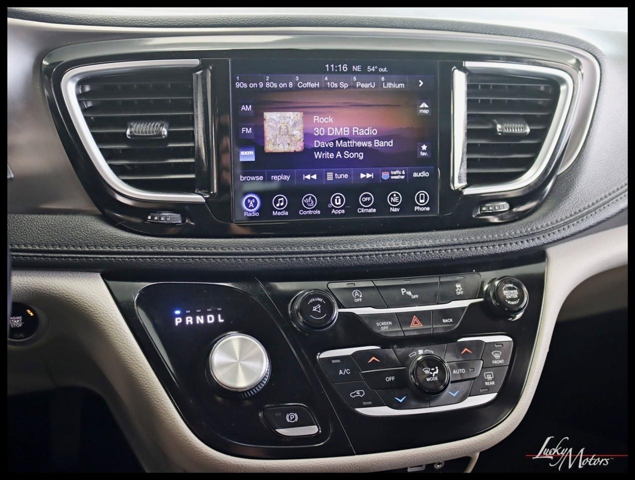 Chrysler Pacifica Limited 2017
