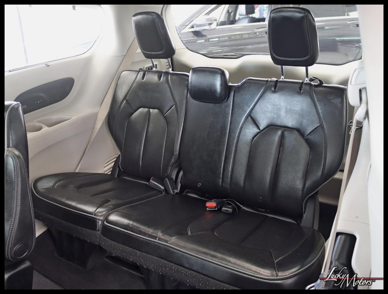 Chrysler Pacifica Limited 2017