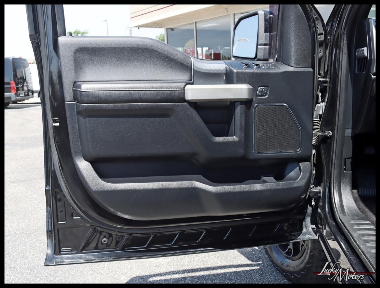 Ford F-150 Lariat SuperCrew 5.5-ft. Bed 4WD 2017