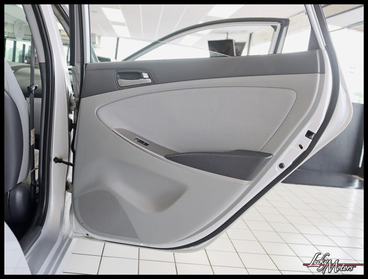 Hyundai Accent SE 4-Door 6A 2017