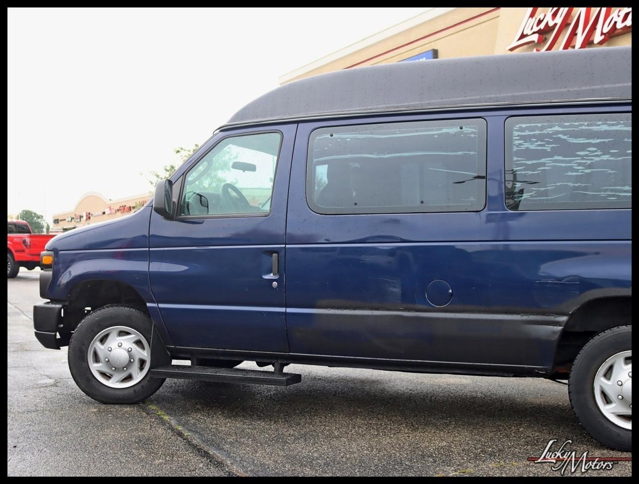 Ford Econoline E-150 2011