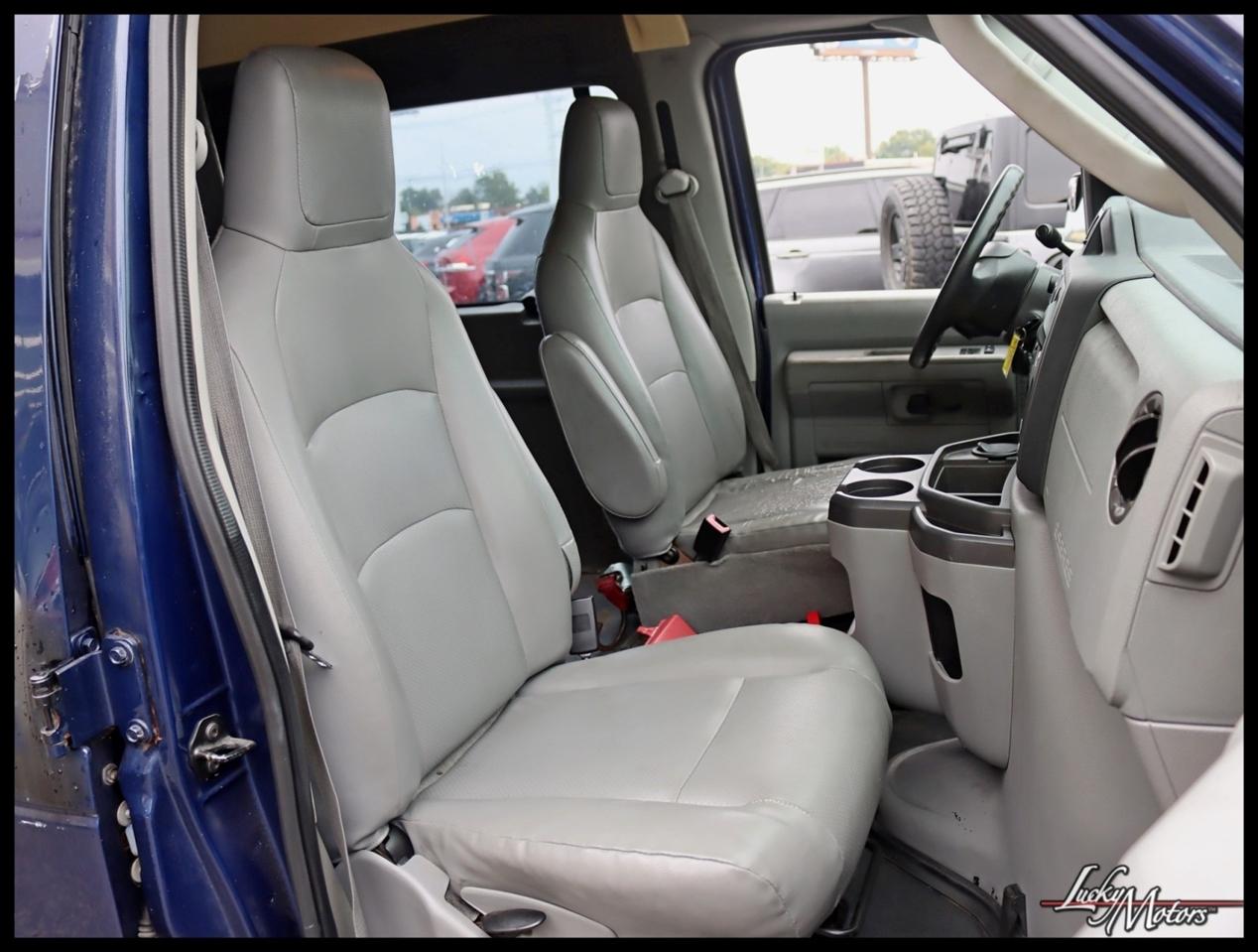 Ford Econoline E-150 2011