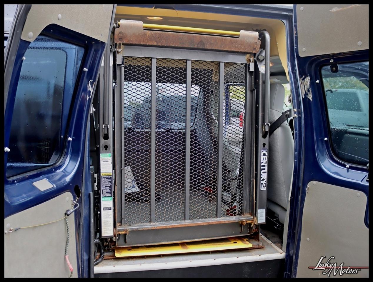 Ford Econoline E-150 2011