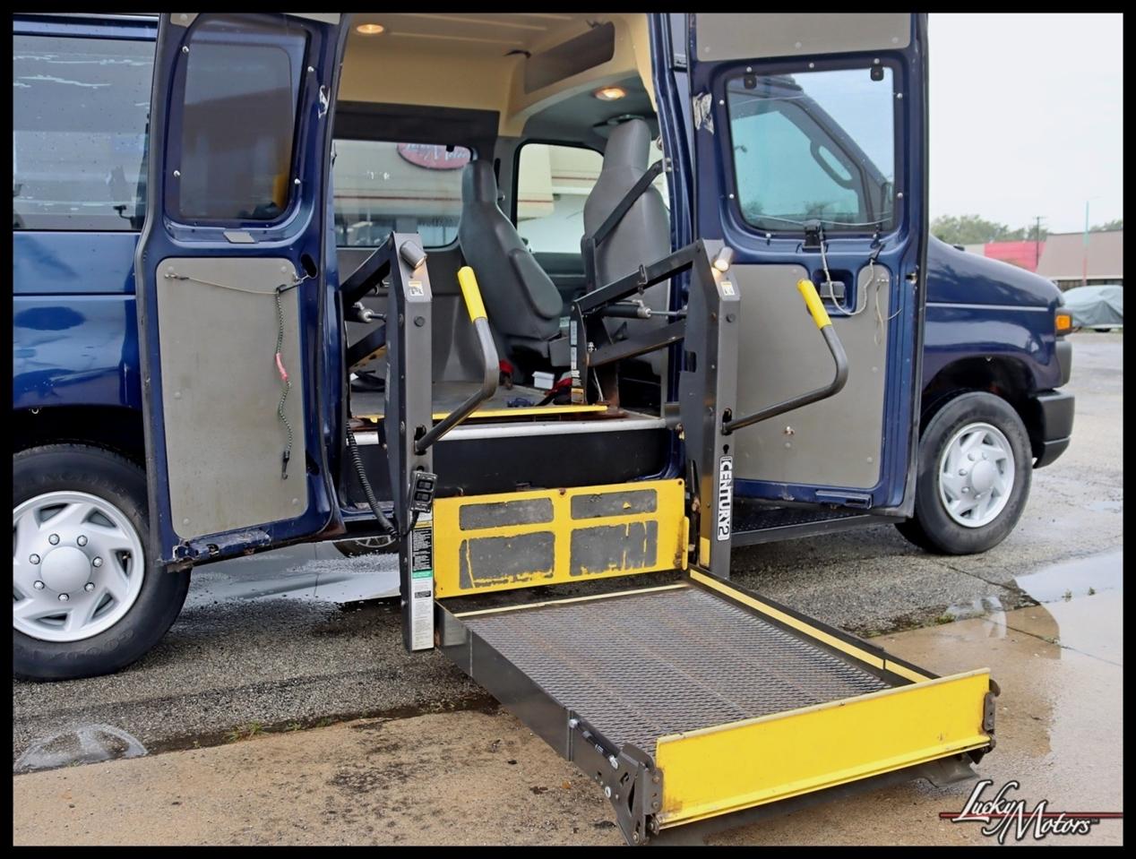 Ford Econoline E-150 2011