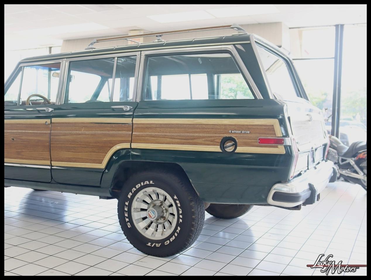 Jeep Grand Wagoneer Limited 1984