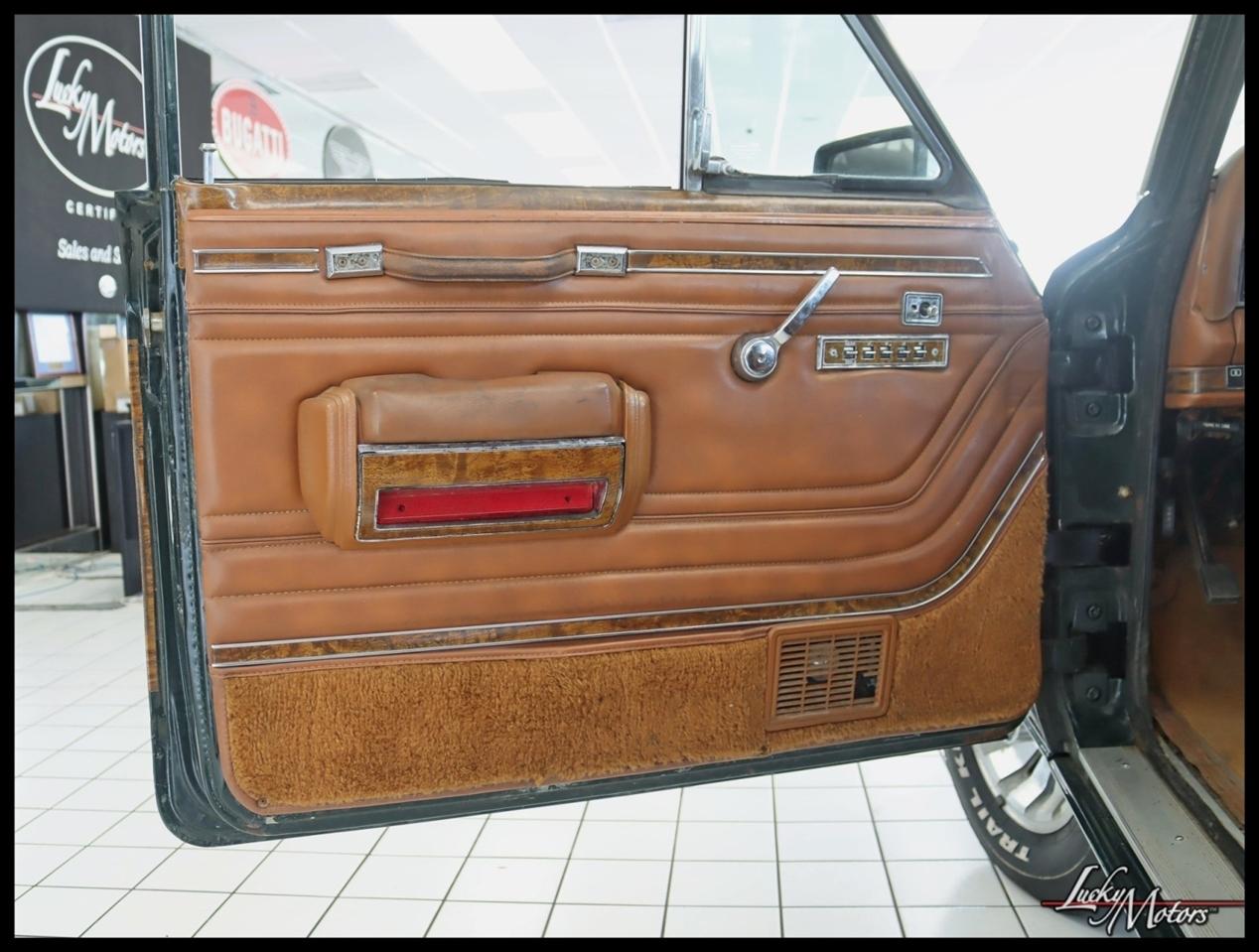 Jeep Grand Wagoneer Limited 1984