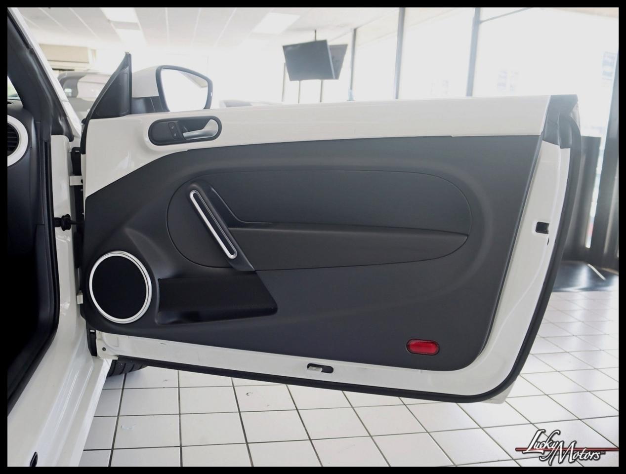 Volkswagen Beetle 2.5L Convertible 2013