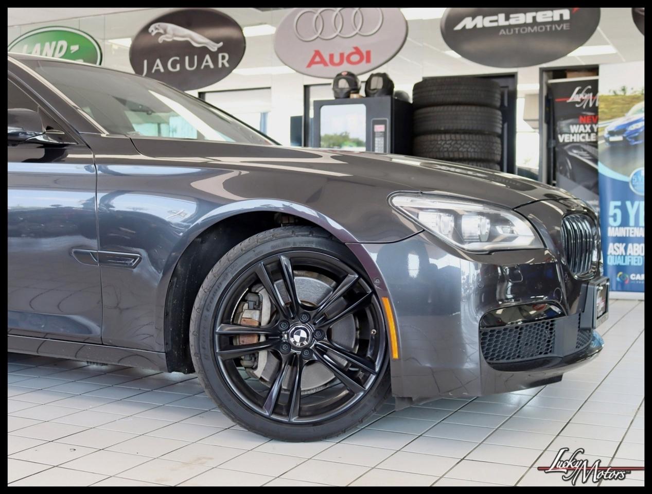 BMW 750i xDrive Base 2015