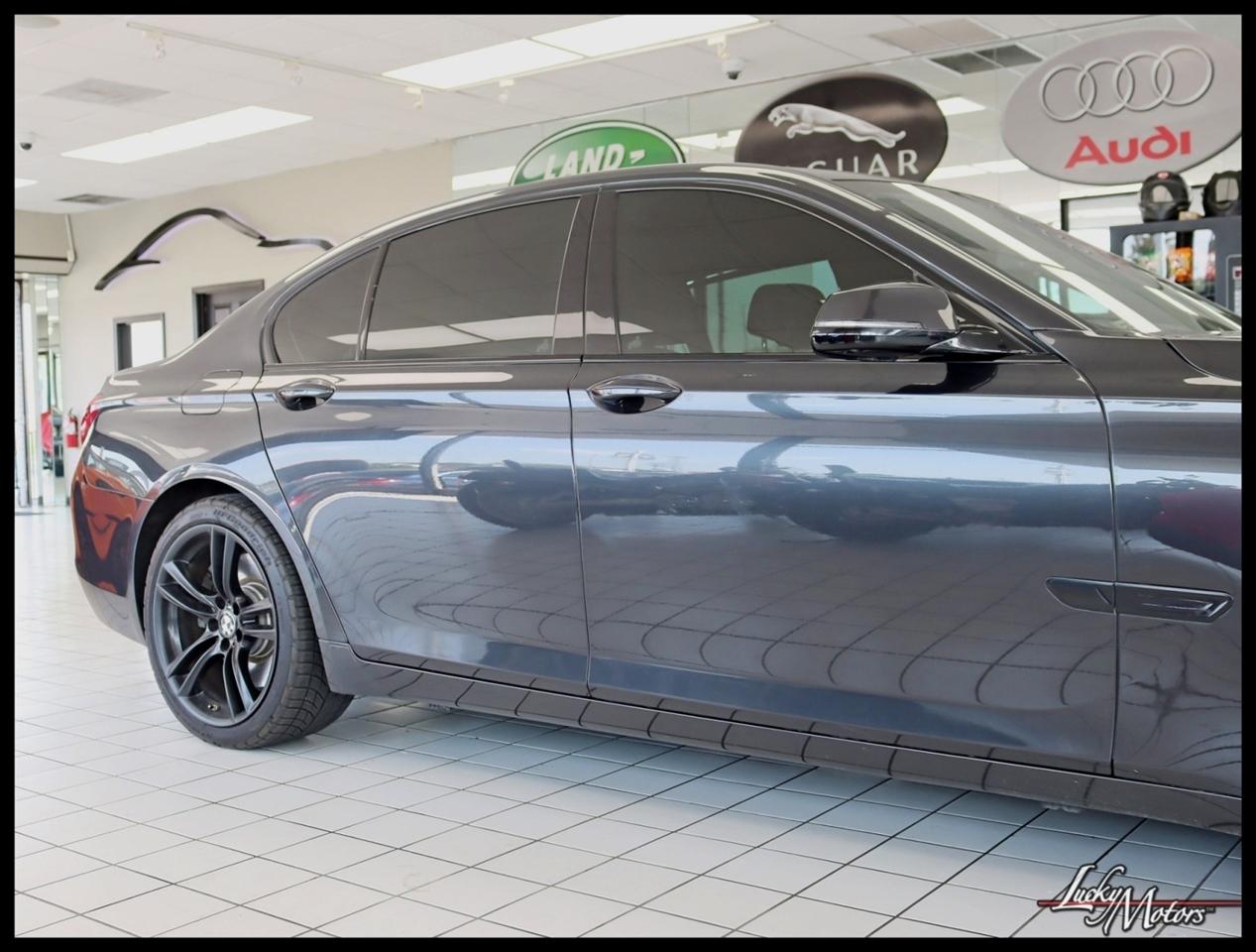 BMW 750i xDrive Base 2015