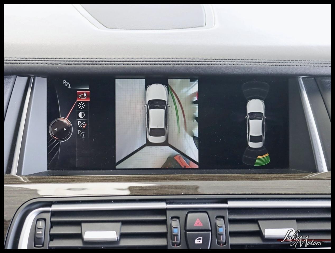 BMW 750i xDrive Base 2015