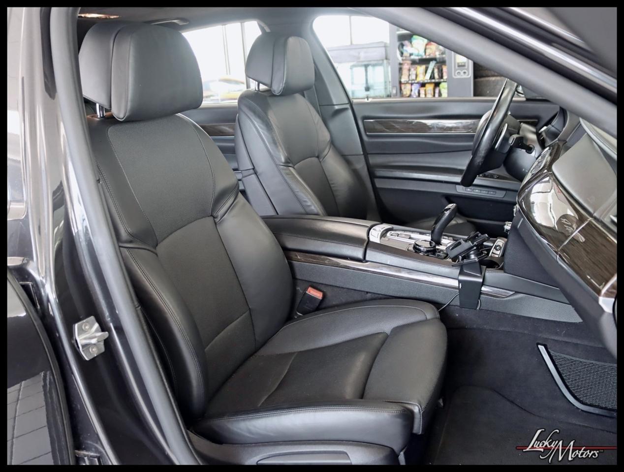 BMW 750i xDrive Base 2015