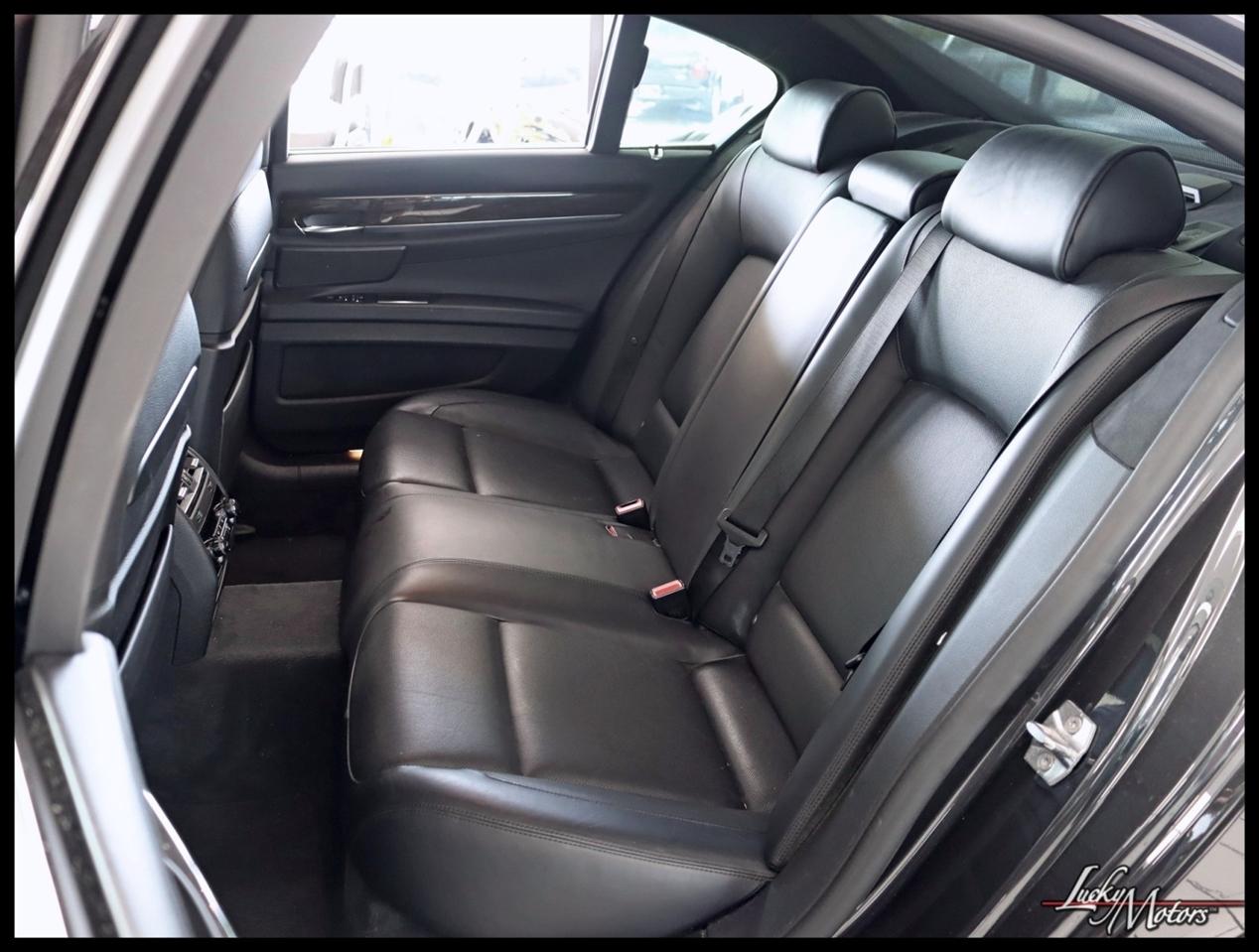 BMW 750i xDrive Base 2015