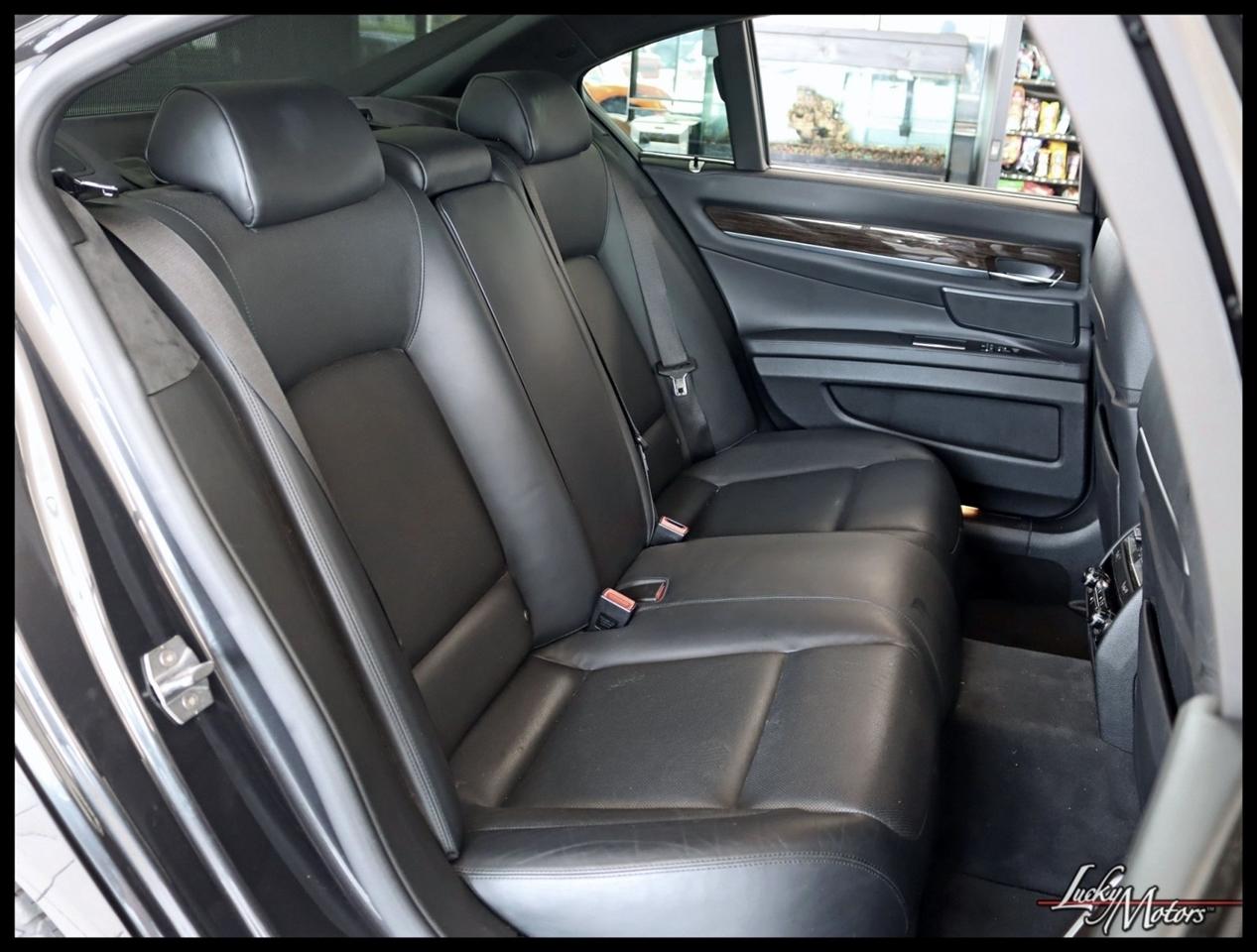 BMW 750i xDrive Base 2015