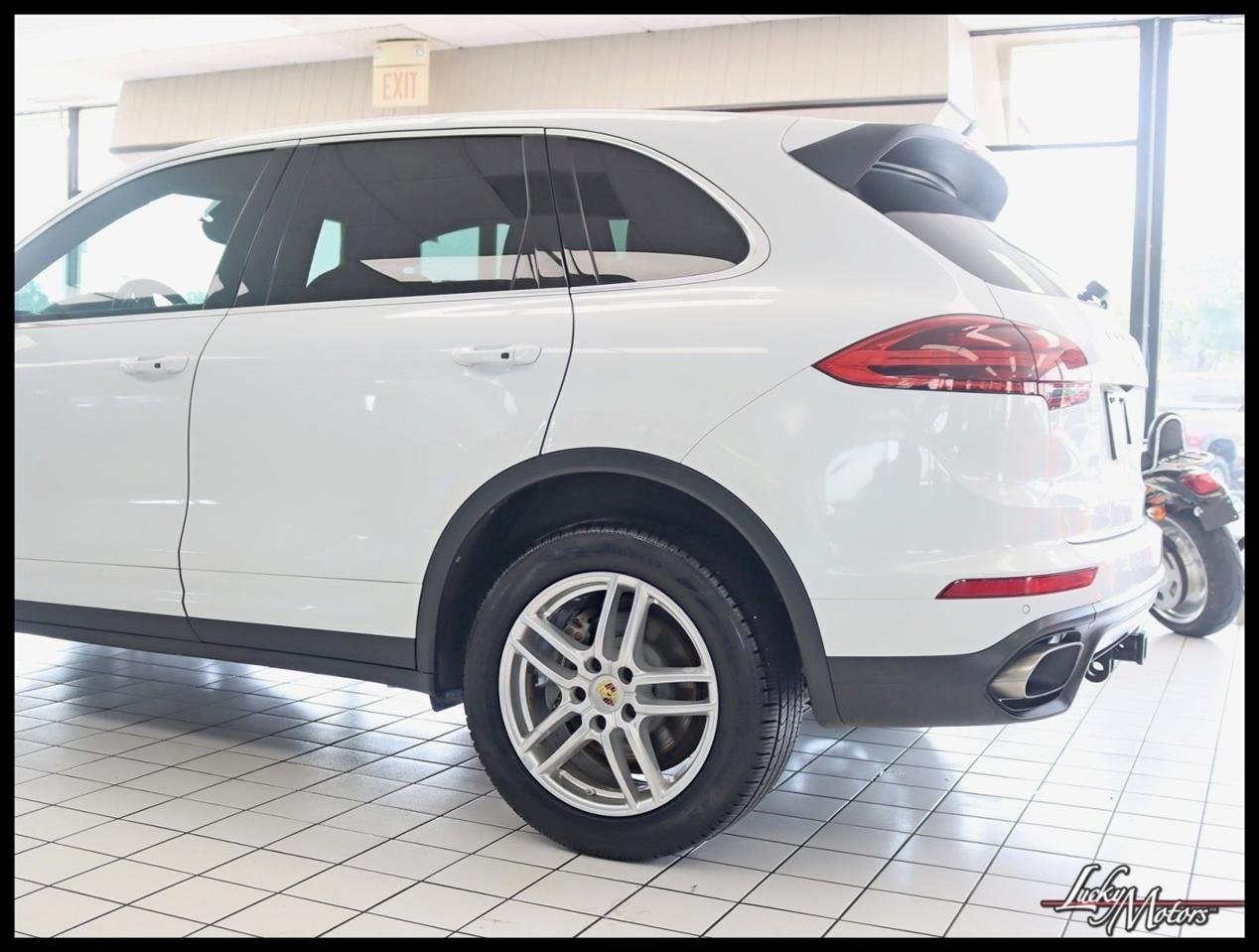Porsche Cayenne Base 2016