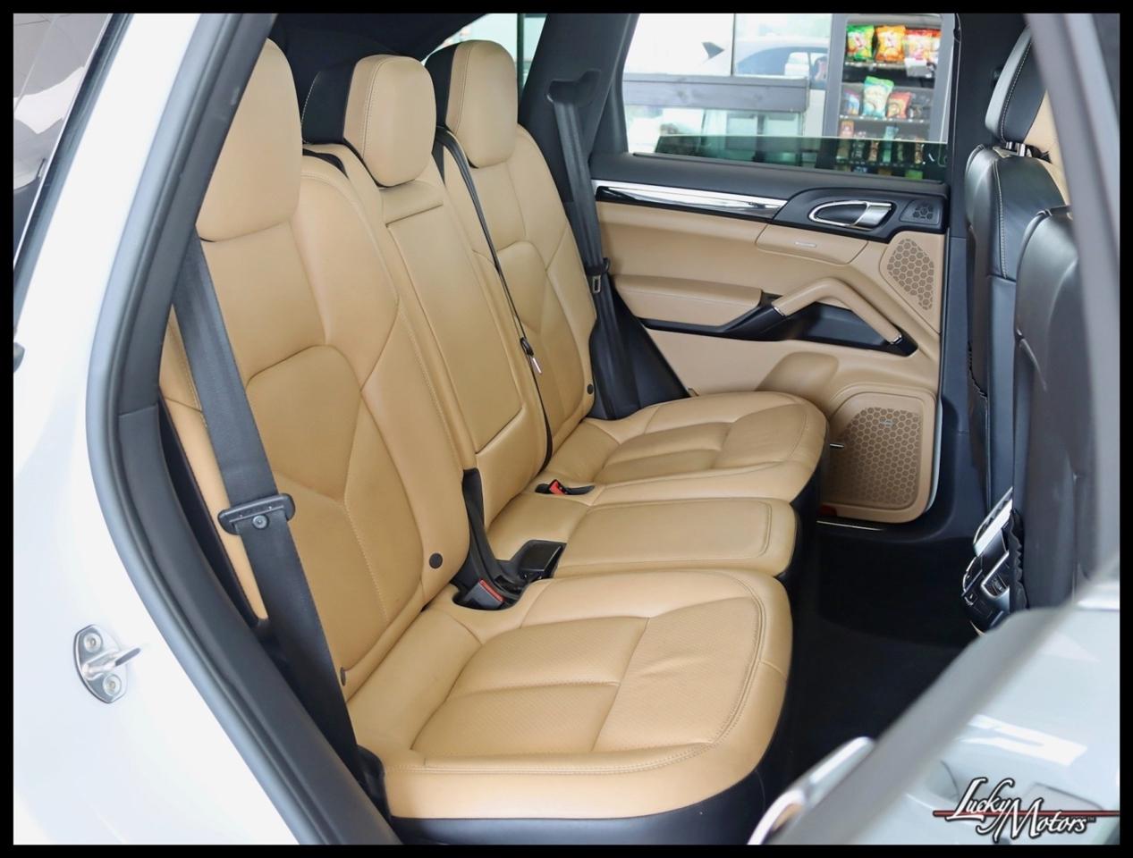 Porsche Cayenne Base 2016