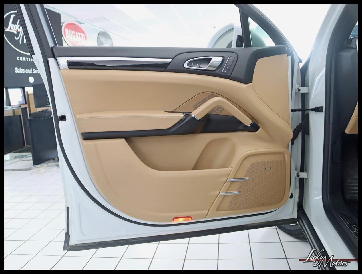 Porsche Cayenne Base 2016