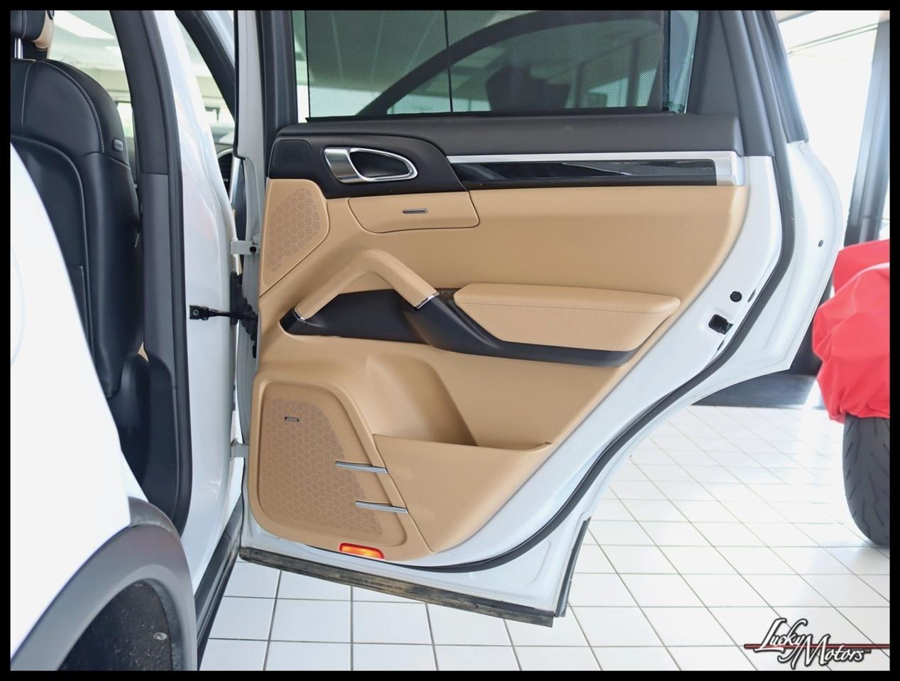 Porsche Cayenne Base 2016
