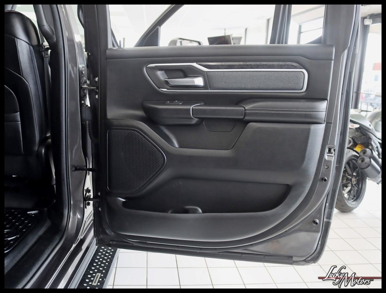 RAM 1500 Big Horn Crew Cab SWB 4WD 2019