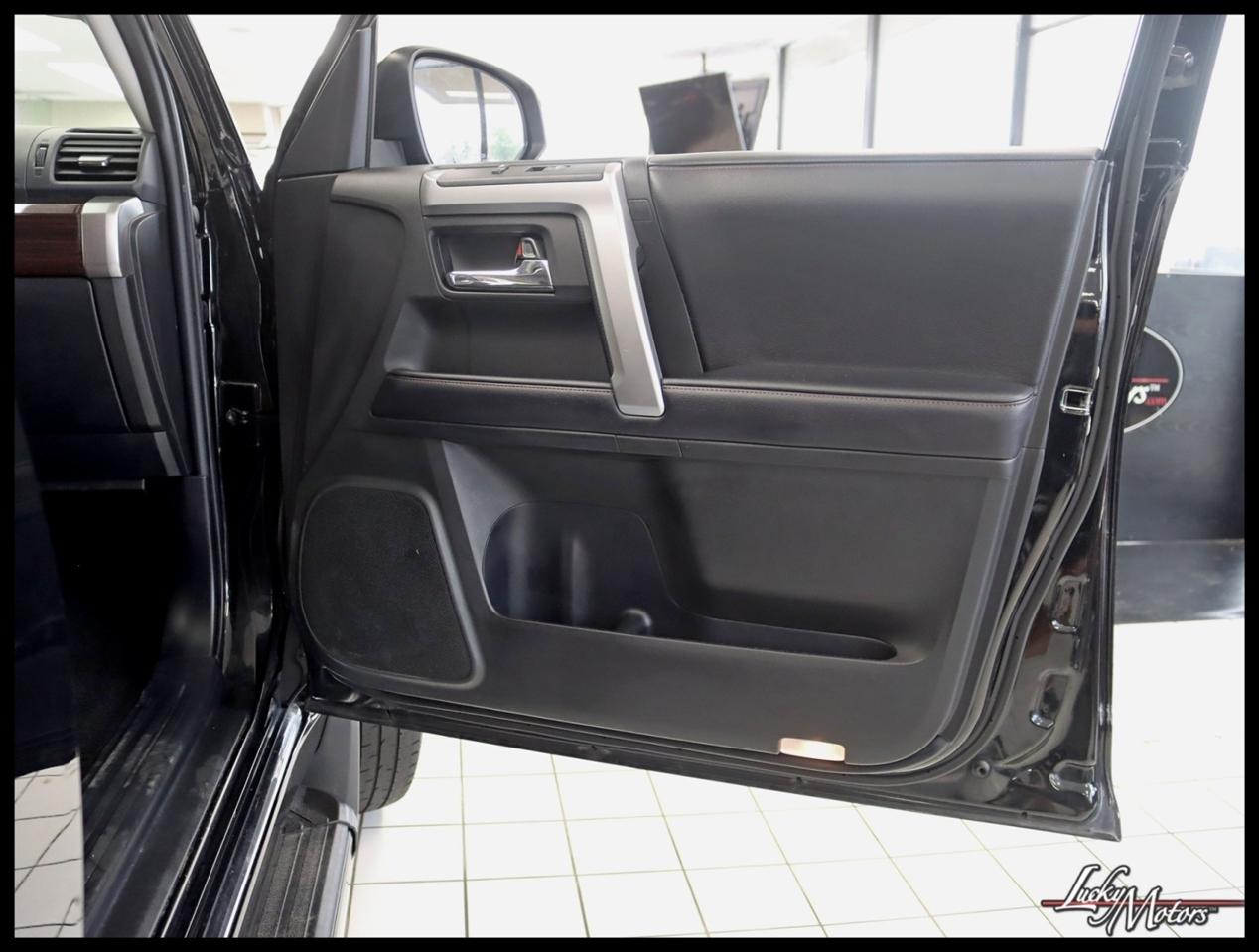 Toyota 4Runner Limited 4WD V6 2017