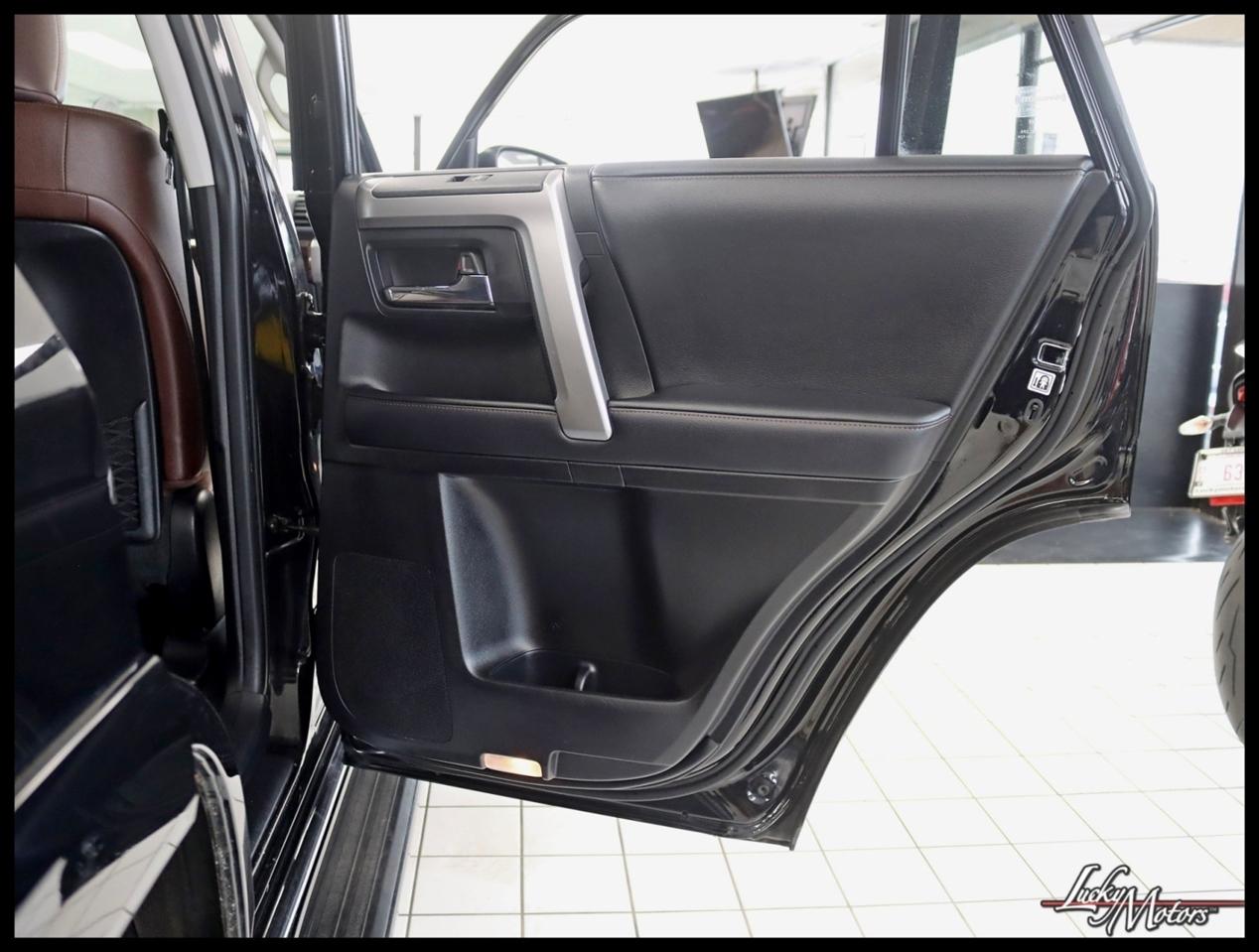 Toyota 4Runner Limited 4WD V6 2017