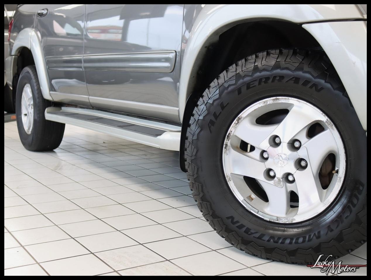 Toyota Sequoia SR5 4WD 2003