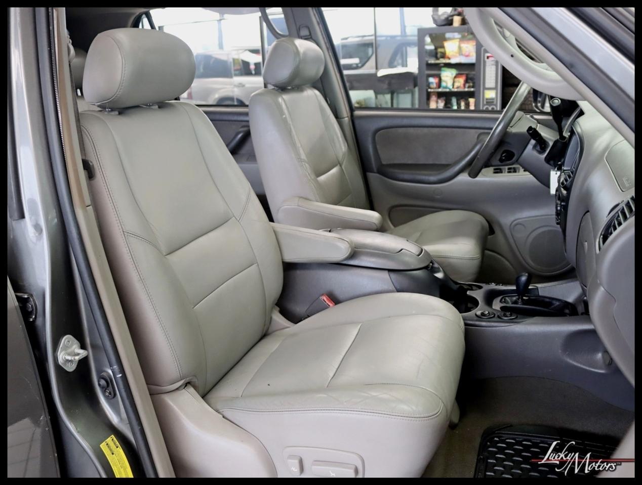 Toyota Sequoia SR5 4WD 2003