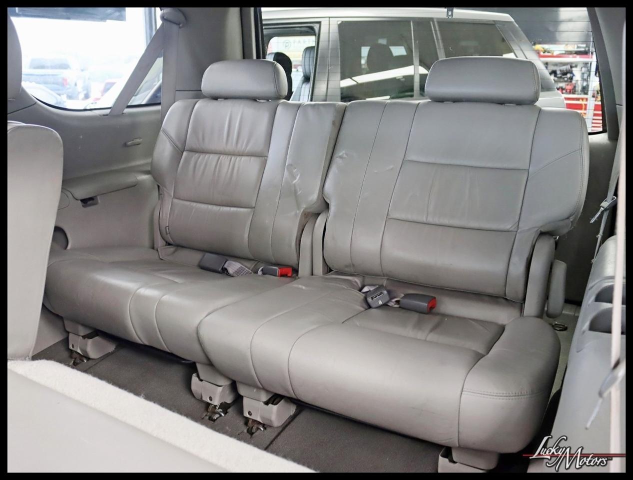 Toyota Sequoia SR5 4WD 2003