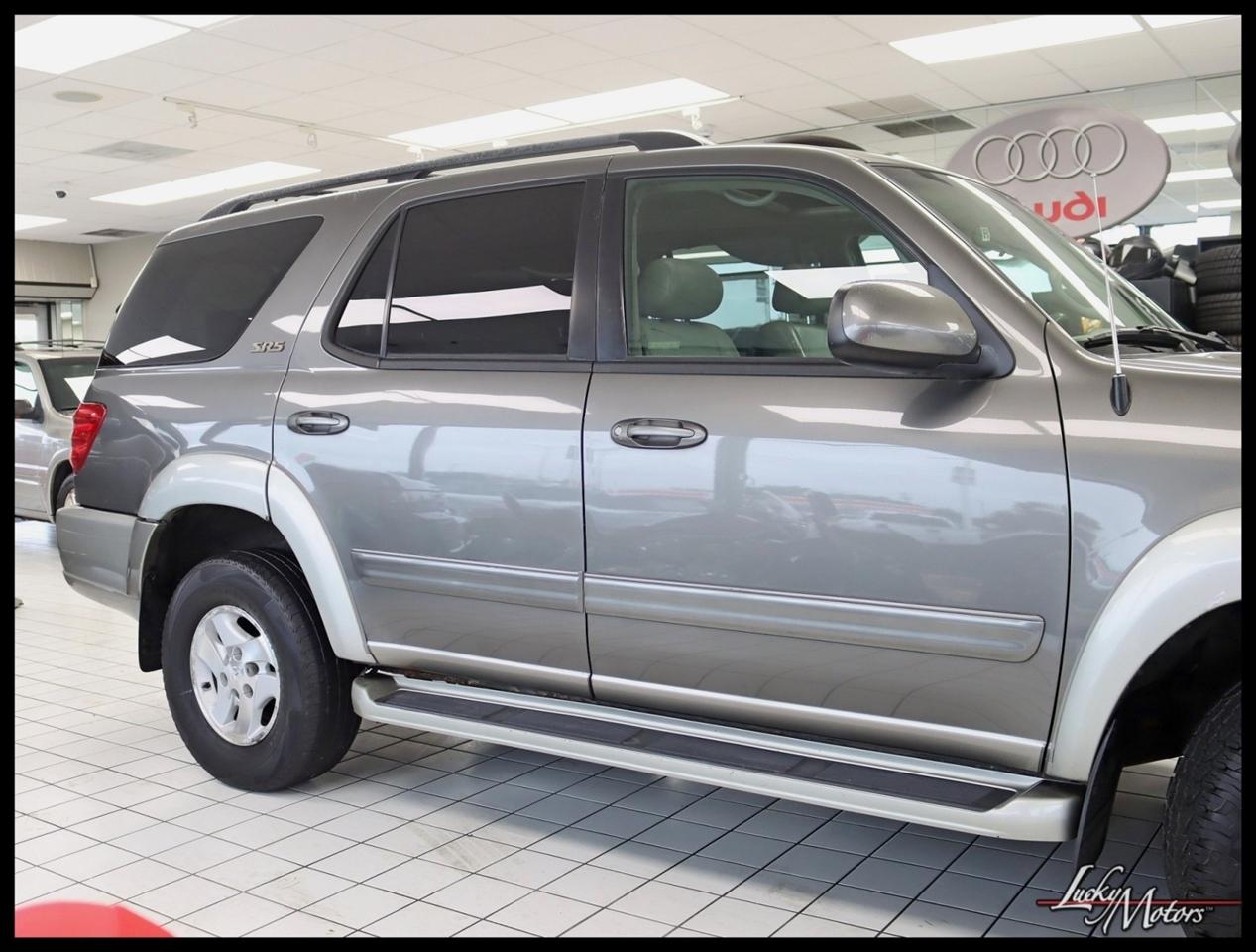 Toyota Sequoia SR5 4WD 2003