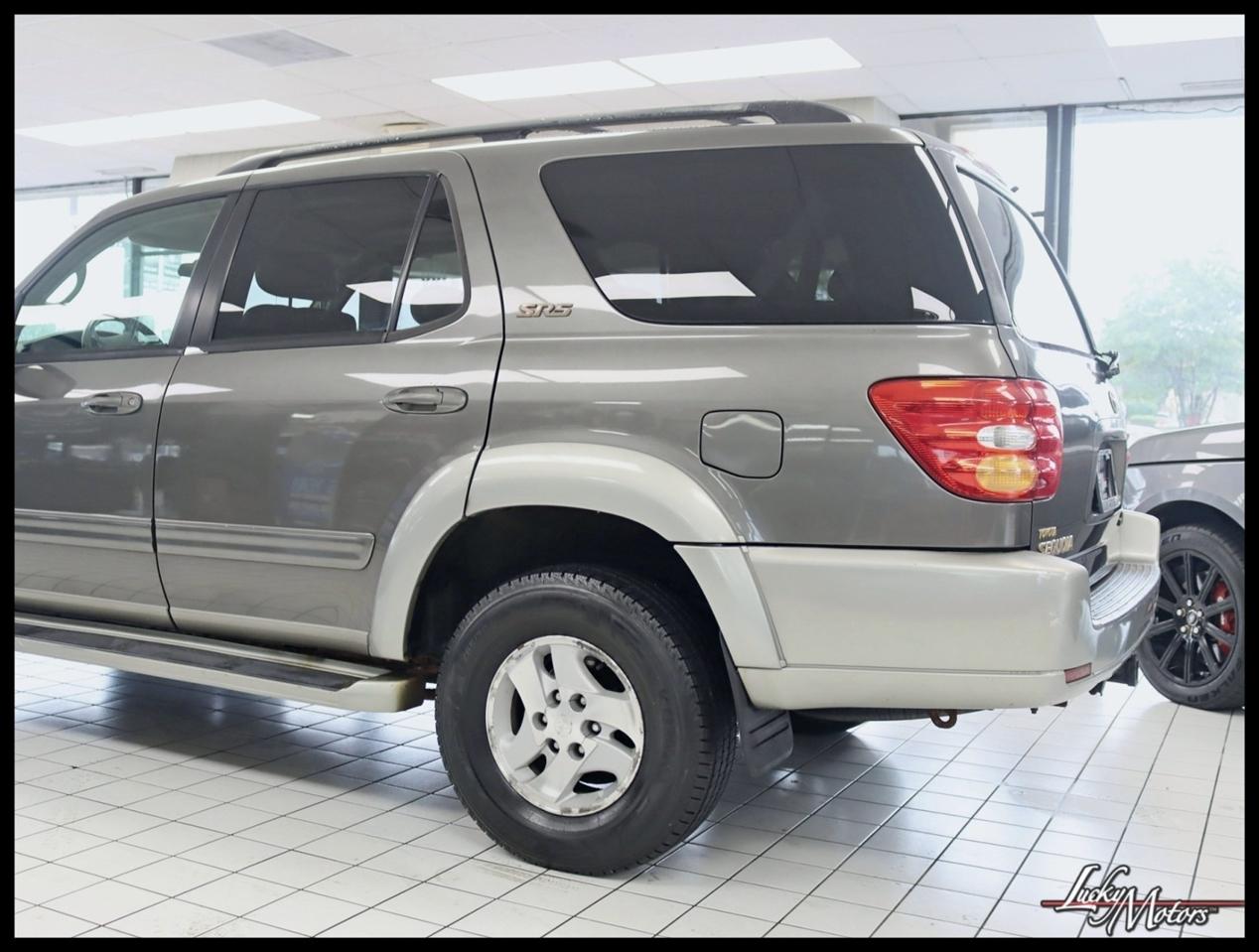 Toyota Sequoia SR5 4WD 2003