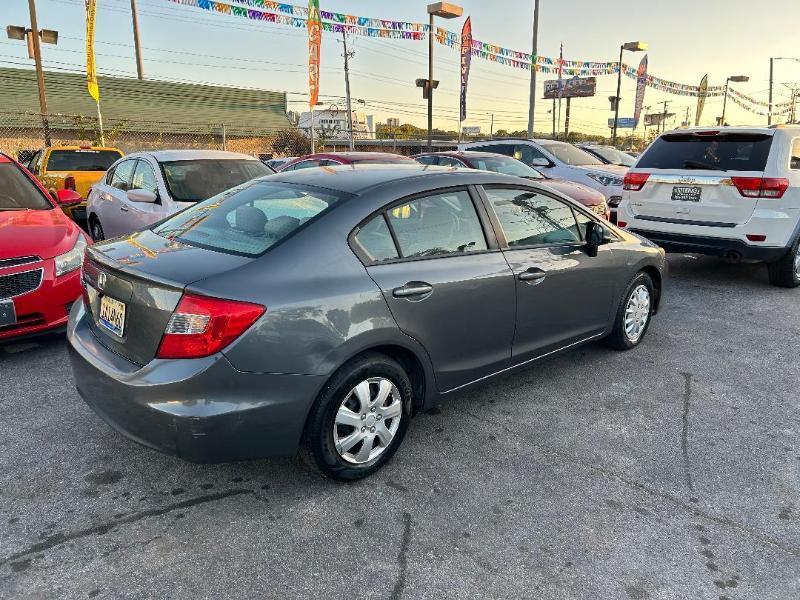 Honda Civic LX Sedan 5-Speed AT 2012