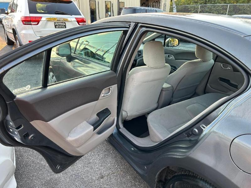 Honda Civic LX Sedan 5-Speed AT 2012