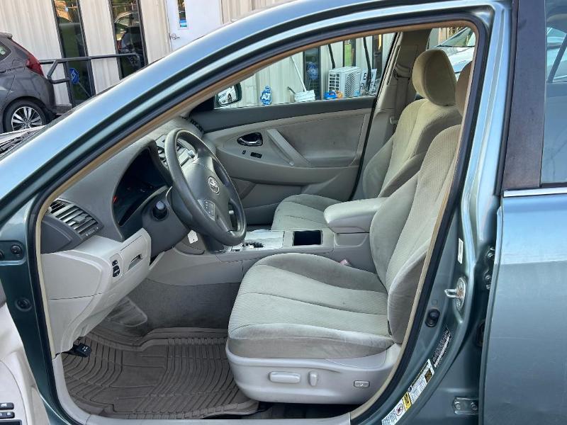 Toyota Camry LE V6 2008