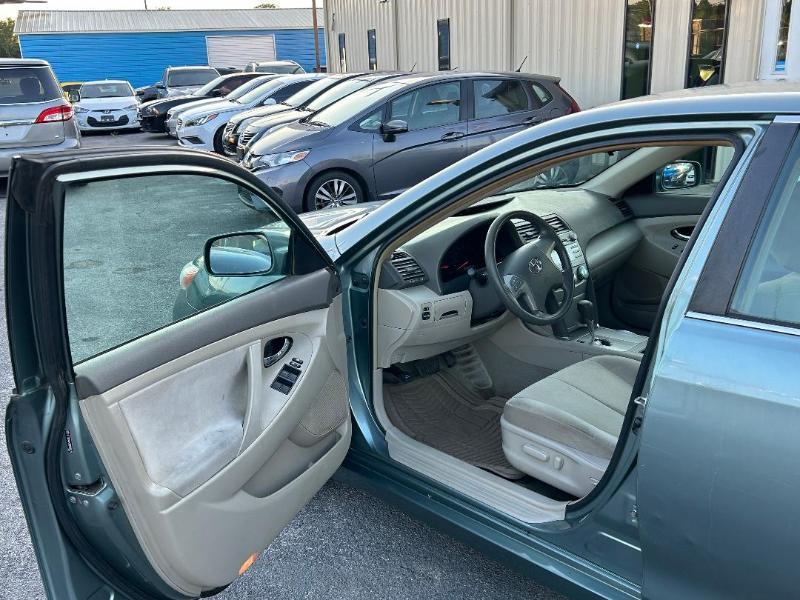 Toyota Camry LE V6 2008