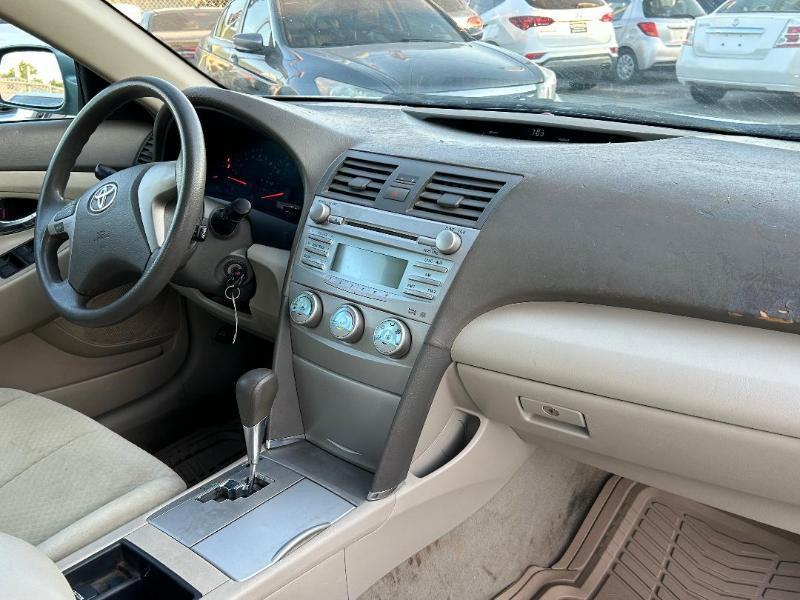 Toyota Camry LE V6 2008