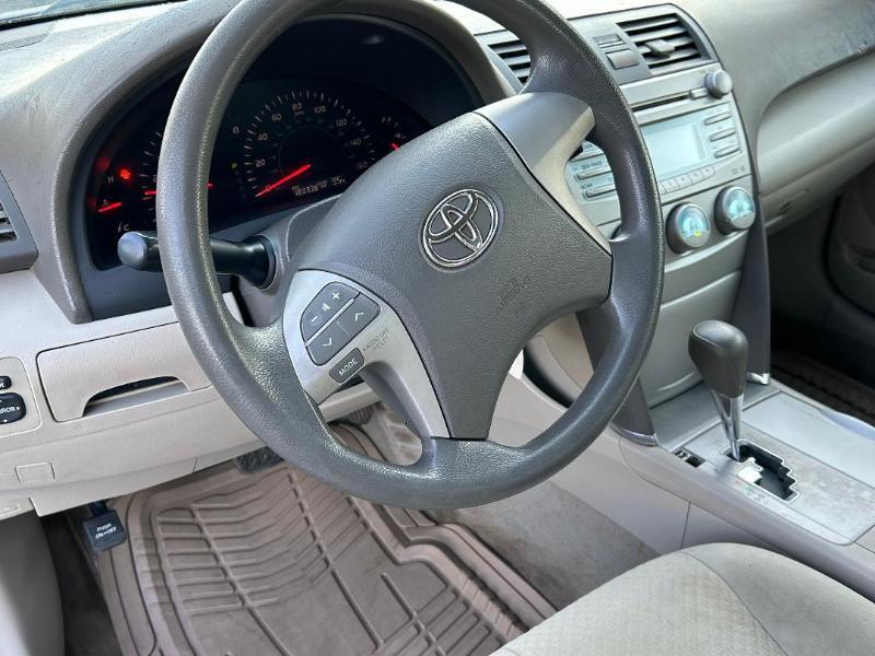 Toyota Camry LE V6 2008